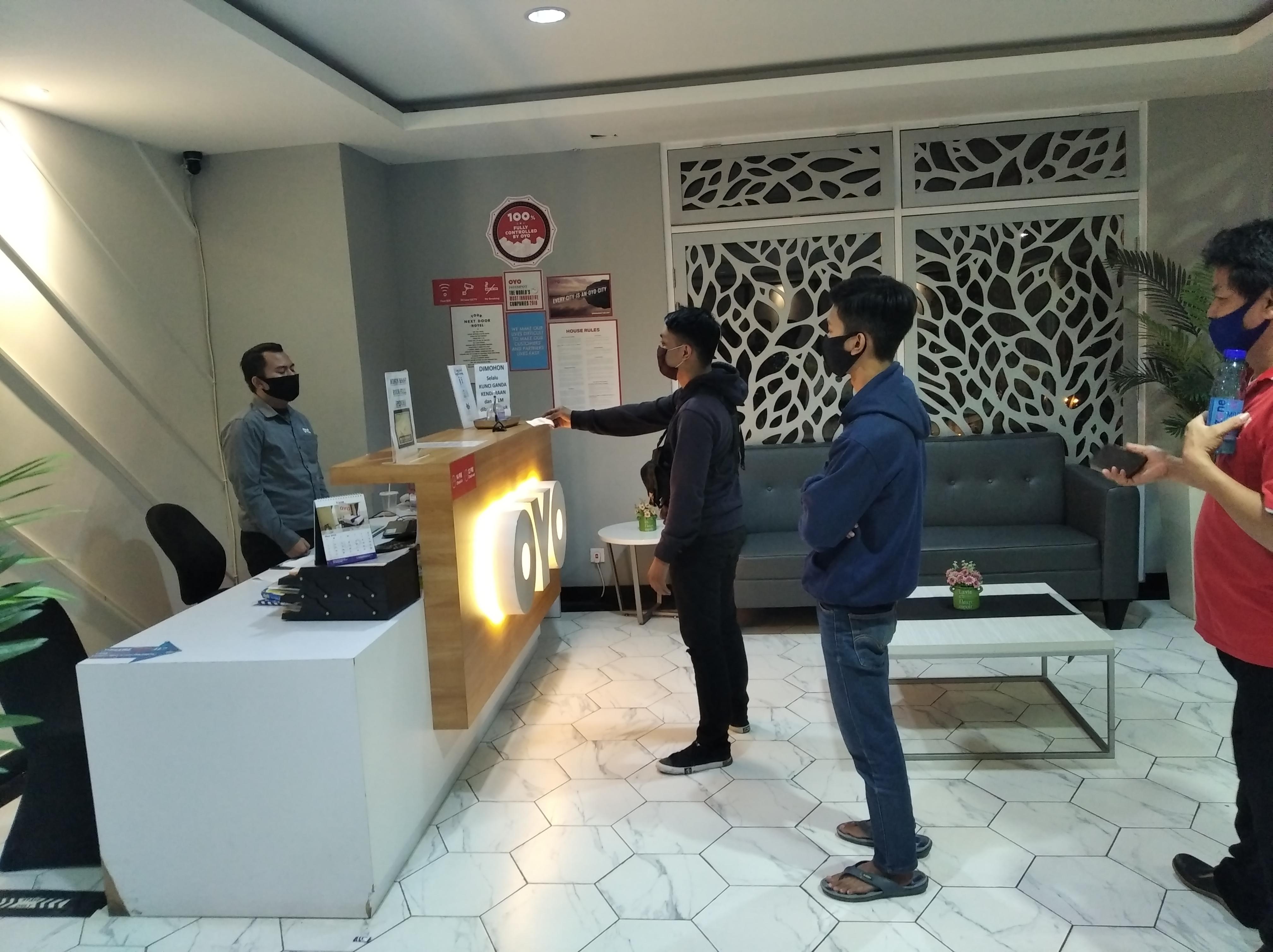 Hotel Vaccinated Staff - OYO Flagship 750 Mont Blanc Bekasi Exterior foto